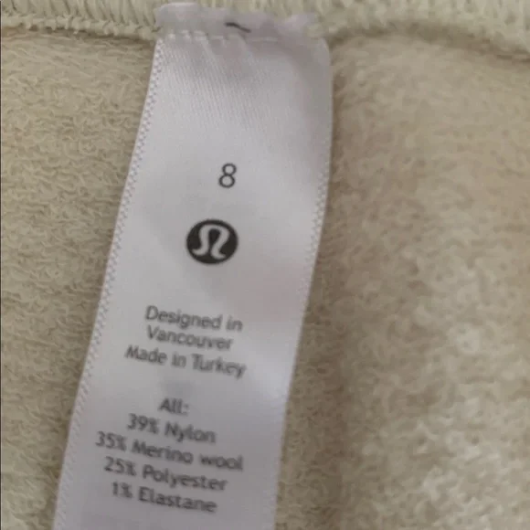 Lululemon Engineered Warmth Jogger. Size: 8 - Picture 16 of 17